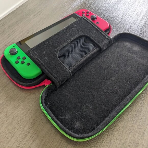 Nintendo 32GB Special Edition Splatoon 2 Switch Console - Black - Picture 5 of 16